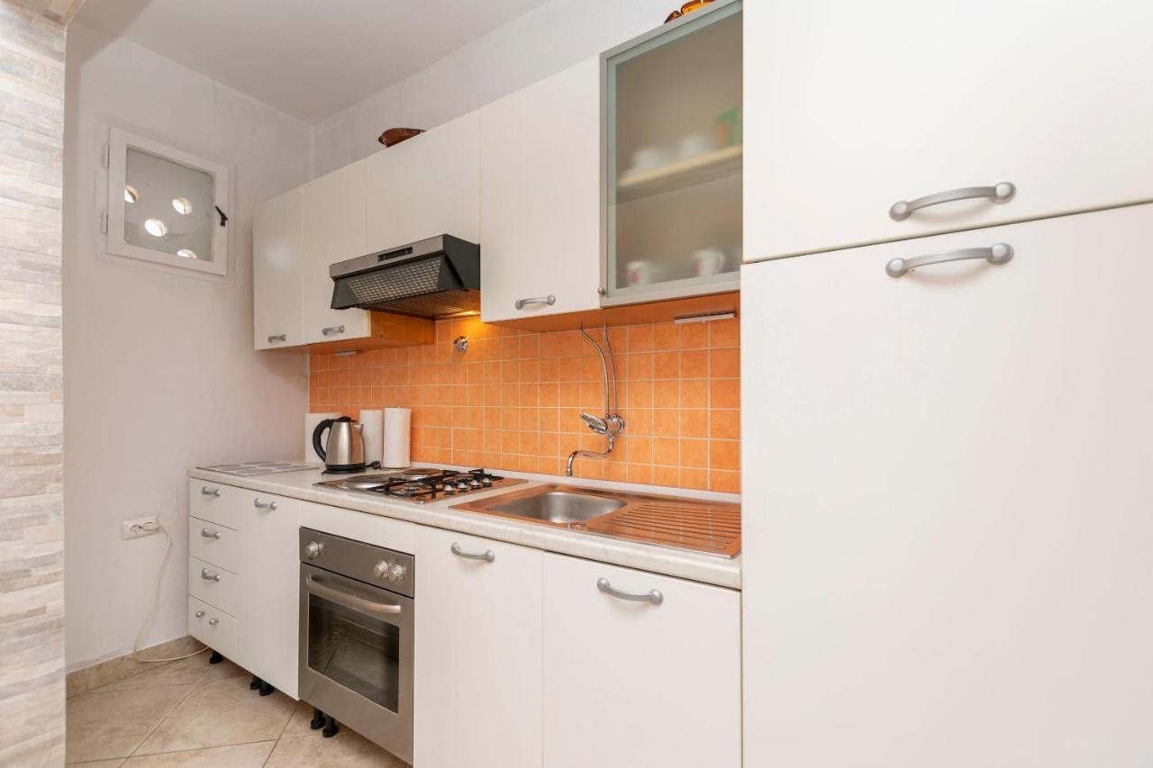Apartments Milica Kaštela Εξωτερικό φωτογραφία