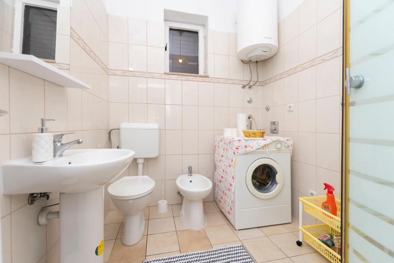 Apartments Milica Kaštela Εξωτερικό φωτογραφία