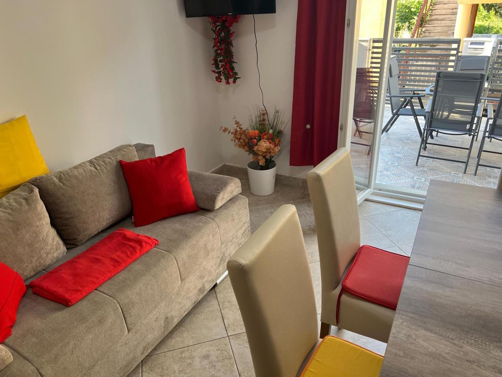 Apartments Milica Kaštela Εξωτερικό φωτογραφία